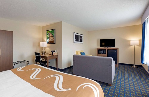Lee Hotel | Quality Inn Lee - Lenox South