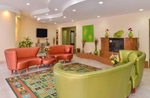 Stratford Hotel | Quality Suites Stratford