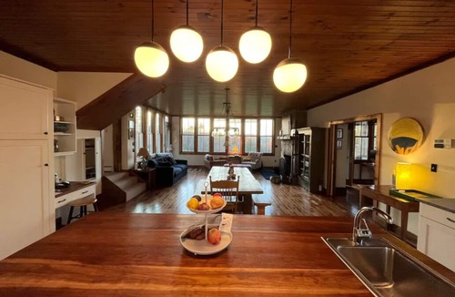 Hartford House | Quechee House: Hot tub, Sauna & Mountain Views