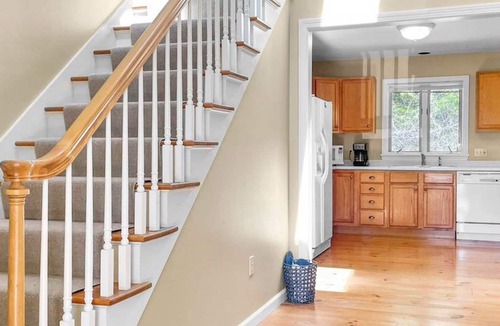 Quechee House | Quechee Lakes NEW L ISTING