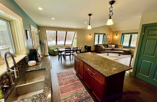 Quechee House | Quechee retreat near Gorge & Ski