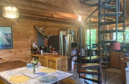 Chilmark Cottage | Quiet 2-bedroom cottage in Chilmark, MA Martha's Vineyard