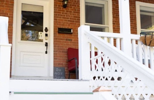 Ogontz Campus House | Quiet 2-Bedroom Upper Floor in Bala Cynwyd | Private Entrance & Parking