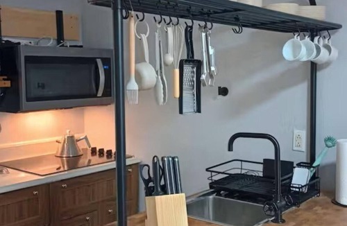 McIndoe Falls Apartment | Quiet Country Pet Friendly 1BR Apt w/AC & Self Check-In