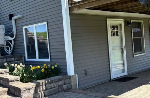 Windham Apartment | Quiet & cozy apartment on a Christmas Tree Farm.