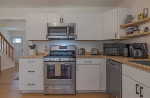 Bass Harbor House | Quiet Family & Pet Friendly Home! [Owls Nest]