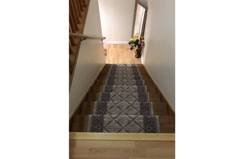Londonderry House | Quiet house mins away from the Airport and Hwy 93