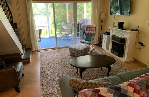 Hinsdale House | Quiet Lake house with beautiful water views