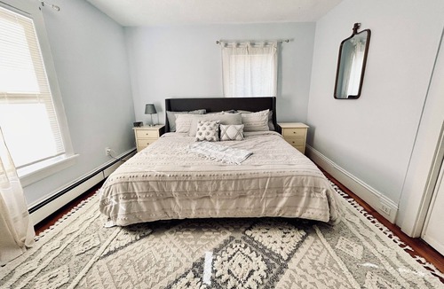 East End House | Quirky home located downtown Portland