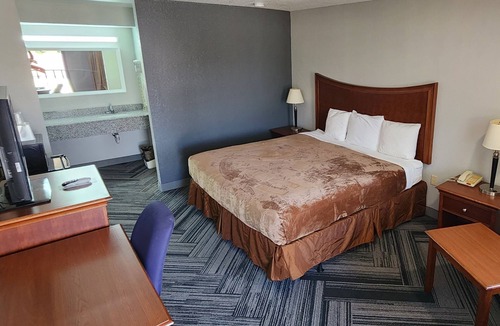 Ada Hotel | Raintree Inn