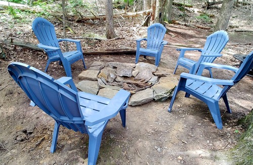 Dover Plains RV Rental | Rare, peaceful glamping, hot shower, mini golf near appalachian trail