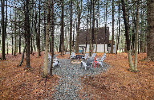 Lake Ariel House | Rates reduced for longer stays. Inquire for July 15th-labor day special price.