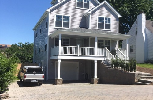Newport East House | Recent Construction, Fire Pit, Kayaks, Close to Town, and Beach. Easton’s Point.
