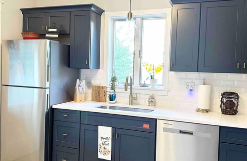 Bristol House | Recently totally renovated duplex located 5 minutes from Downtown Bristol.