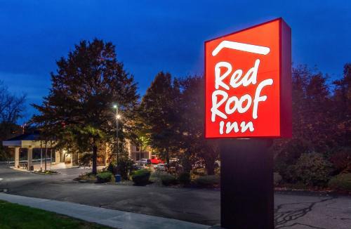 Meriden Hotel | Red Roof Inn - Meriden - CT