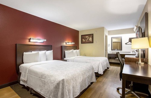 South Hills Hotel | Red Roof Inn PLUS Pittsburgh South - Airport