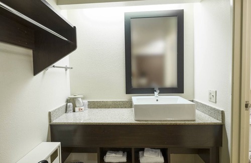 West Springfield Hotel | Red Roof Inn PLUS+ West Springfield