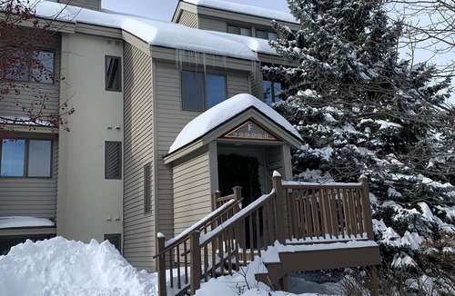 Stratton Mountain Condo | REDUCED RATES FOR MARCH! Ski In - Ski Out Condo in OberTal 'F' Building!