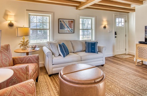 Greenport West House | Refurbished North Fork cottage with large yard, patio, grill, AC & washer/dryer