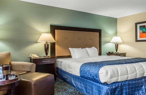 New London Hotel | Regency Inn and Suites - Handicapped Non Smoking with Mobilty Access