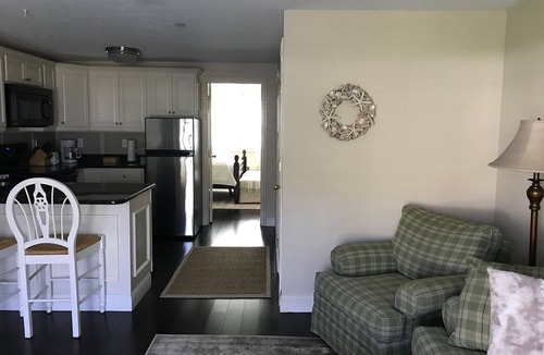 Ogunquit Condo | Relax and get away! Beautiful upscale condo with pool near OGT Village and Beach