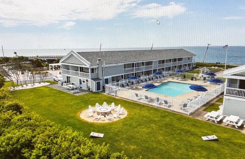 Mara Vista Resort | Relax and unwind across from beach with ocean views, available August 21-28th