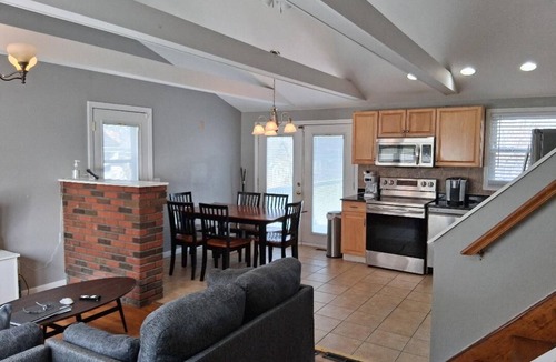 East Shore House | Relax at Rudy's peaceful resting place.