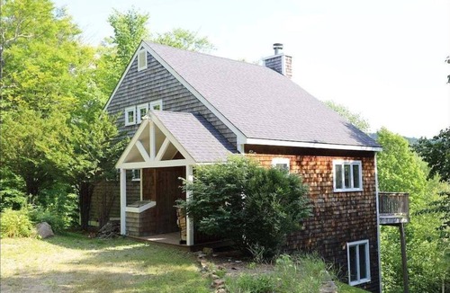 Campton House | Relax in the White Mountains, Pet Friendly Home