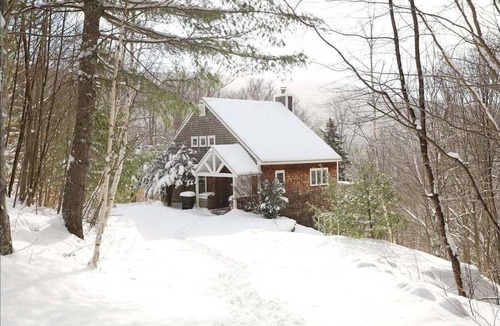 Campton House | Relax in the White Mountains, Pet Friendly Home