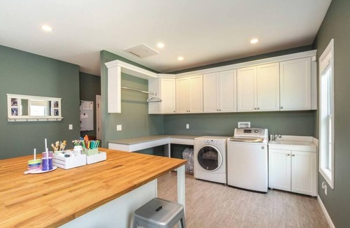 Noank House | Relax, Indulge, and Experience!