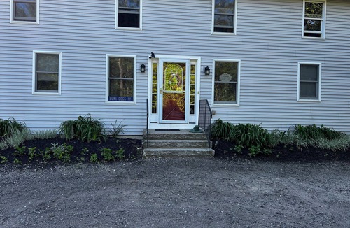 Lyman House | Relaxing 4-bedroom home w/ledge that is the highest point from the coast! Visit!