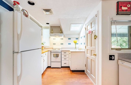 Weston Cottage | Relaxing apartment w/kitchen in weston woods