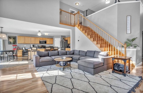 Seven Hills House | Relaxing Escape: HotTub, Gameroom, Large Living Room, EV, BBQ, Yard; Pets OK