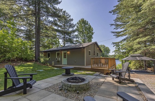 Seeleys Bay Cottage | Relaxing Hidden Bay Cottage just 5 minutes from Seeleys Bay on the Rideau Canal