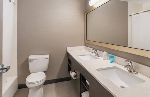 Foxboro Hotel | Relaxing Hideaway! 2 Units Close to Gillette Stadium, FREE Parking and Breakfast