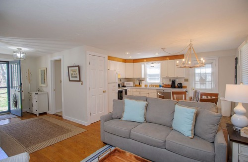 West Tisbury Cottage | Relaxing Island Retreat, Cozy Cottage, Lamberts Cove Beach Access!
