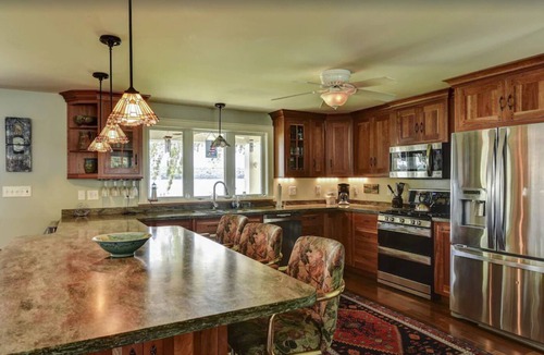 Skaneateles House | Relaxing Lakefront Retreat
