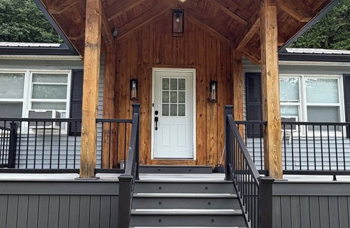 Margaretville House | Relaxing Mtn Getaway-KingSuite+LogBed+View+Firepit+PizzaOven+Kayaks+LgDeck+Yard