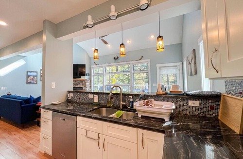 Intervale House | Relaxing Riverside | Minutes to Hiking + Rivers!