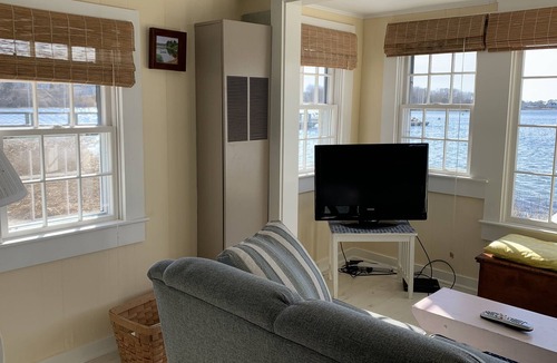 Chatham Cottage | Relaxing Waterfront Cottage Overlooking Mill Pond
