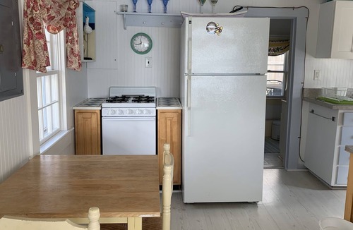 Chatham Cottage | Relaxing Waterfront Cottage Overlooking Mill Pond