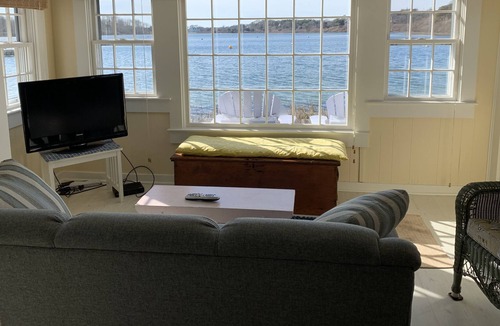 Chatham Cottage | Relaxing Waterfront Cottage Overlooking Mill Pond
