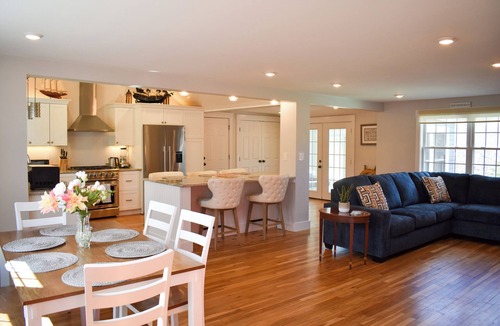 West Dennis House | Remodeled 5-Bedroom Gem in West Dennis