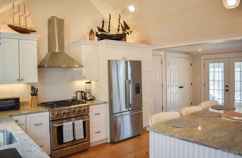 West Dennis House | Remodeled 5-Bedroom Gem in West Dennis