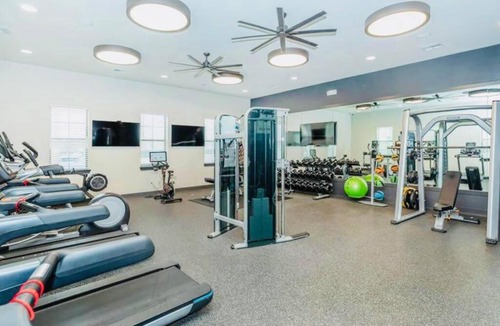Spring Apartment | Remote Worker 1 BD/1BA Private Conference Room