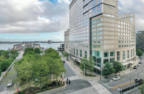 Seaport District Hotel | Renaissance Boston Seaport District
