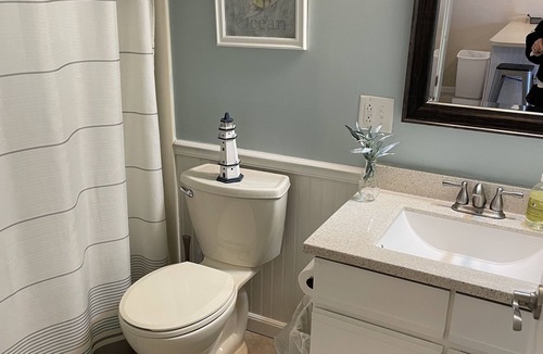 Wells Beach Condo | Renovated 1 bedroom condo ,steps to beach