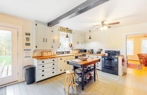 Penobscot House | Renovated 19th-Century Farmhouse w/270 Feet of Waterfront & Sunset Views
