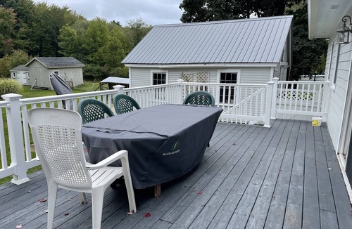 North Hampton House | Renovated 2 Bedroom House - Walk to Beach