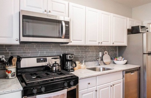 Brookline Apartment | Renovated 2Bed, 0.5 mile to Longwood Med Hospitals